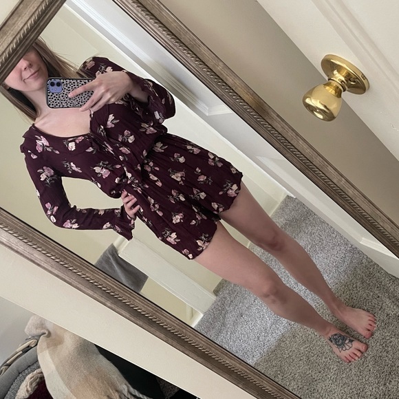 Bundle 3/$15 - AE Floral Romper - Picture 3 of 6